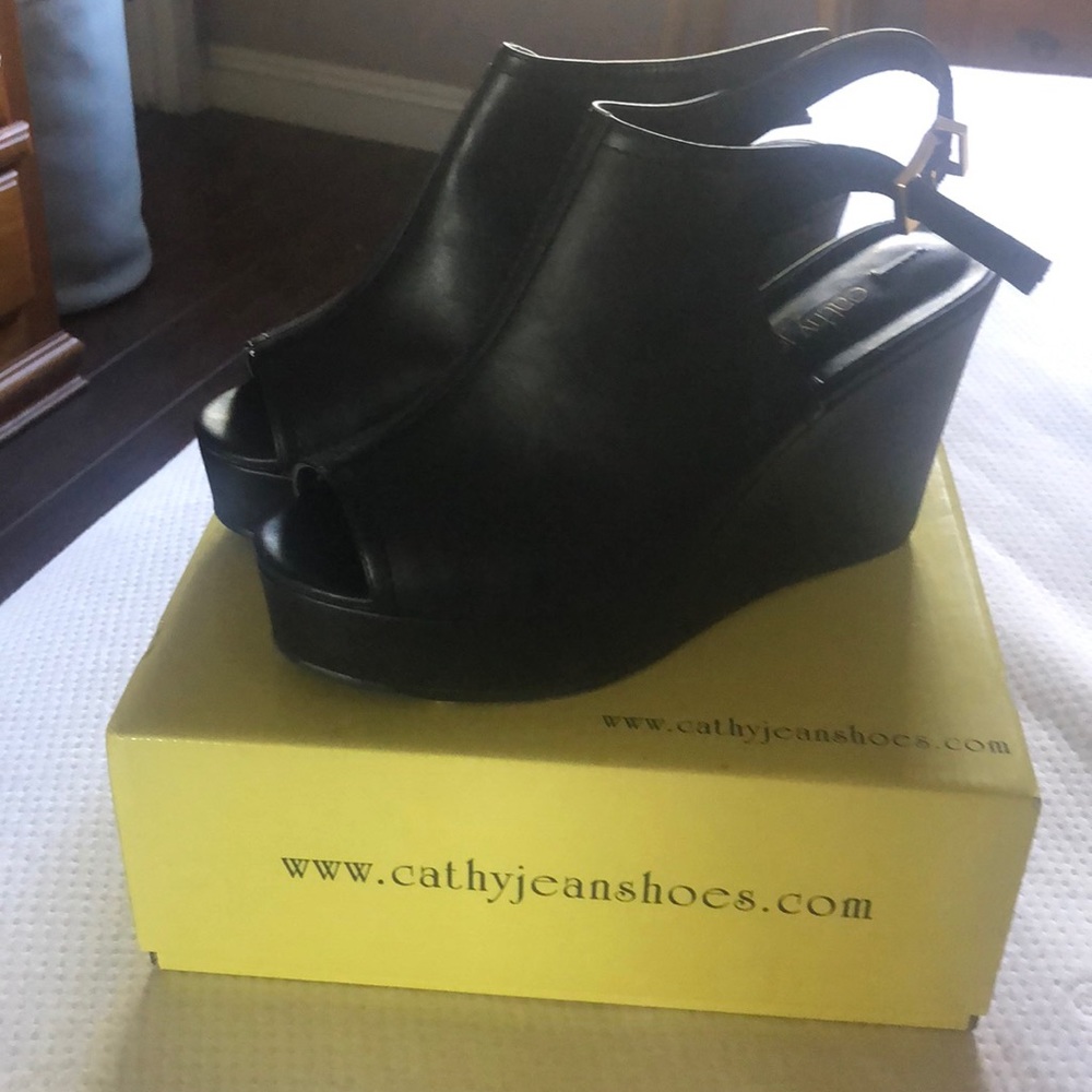 Cathy Jean wedge peep toe shoes